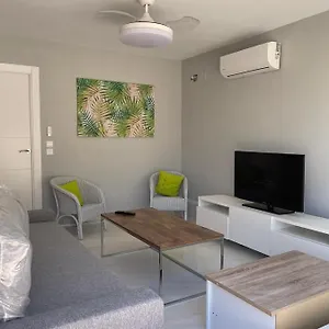 Seafront Recently Renovated Apartment Benalmadena